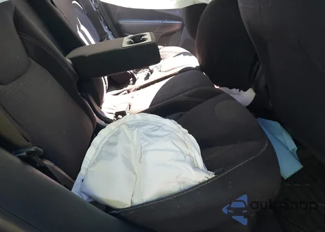 2017 Jeep Cherokee Latitude 4X4 z USA, uszkodzony, nr VIN 1C4PJMCB4HW545305